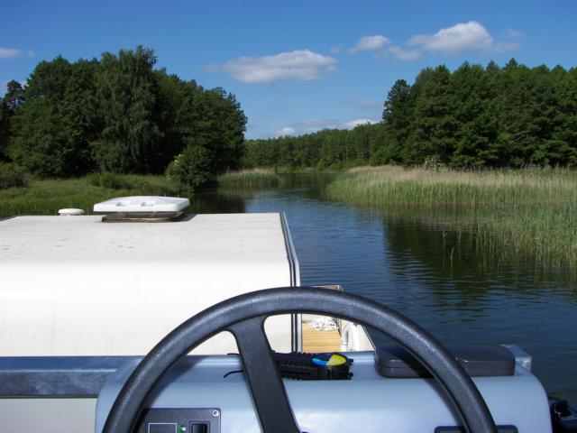 Steuerstand-Blick über den Wohnwagen