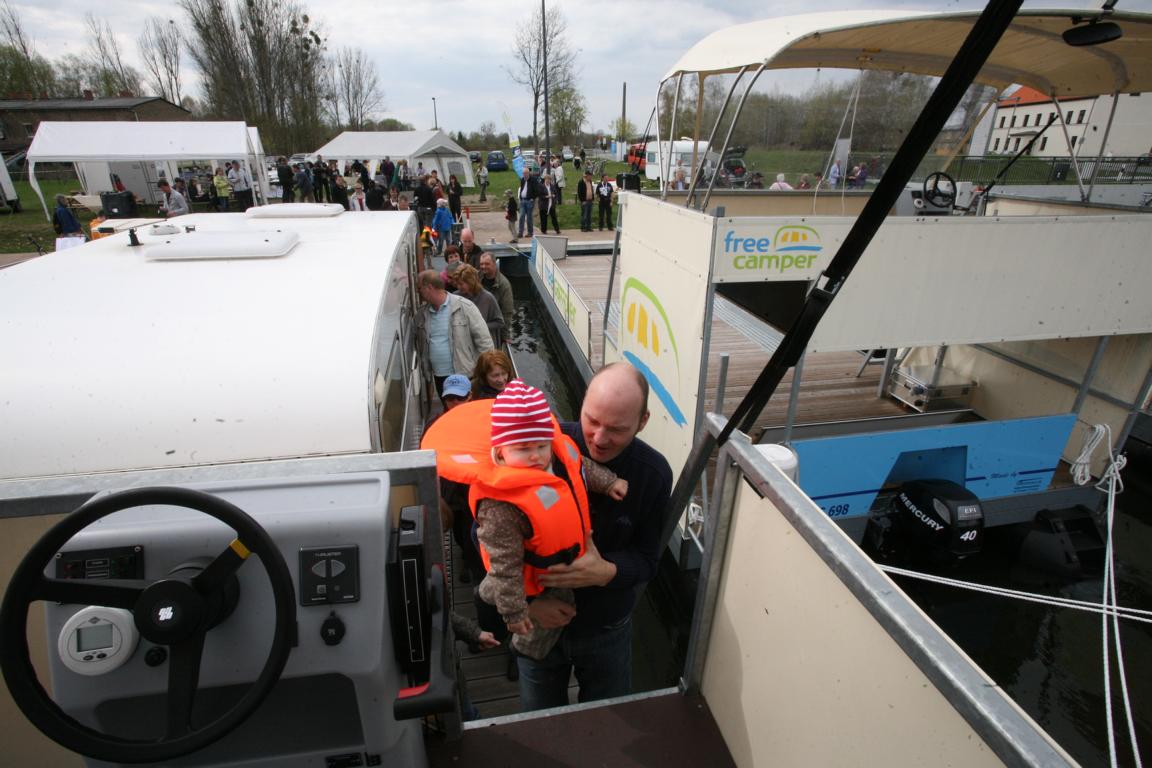 Tag der schwimmenden Campingmobile am 31. März
