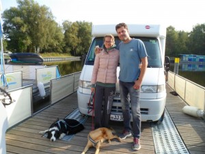 Mit Wohnmobil Obelix und freecamper® Alfreedo Camping auf dem Wasser
